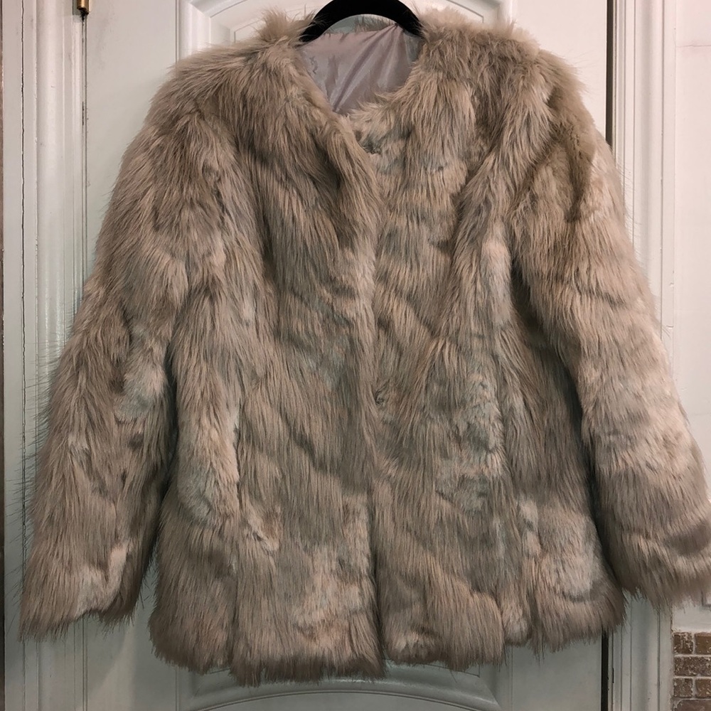 FAUX FUR COAT